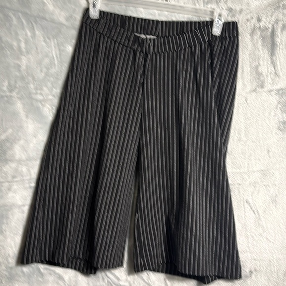A Pea in the pod maternity capri pants wide leg goucho style size medium black - Picture 1 of 9